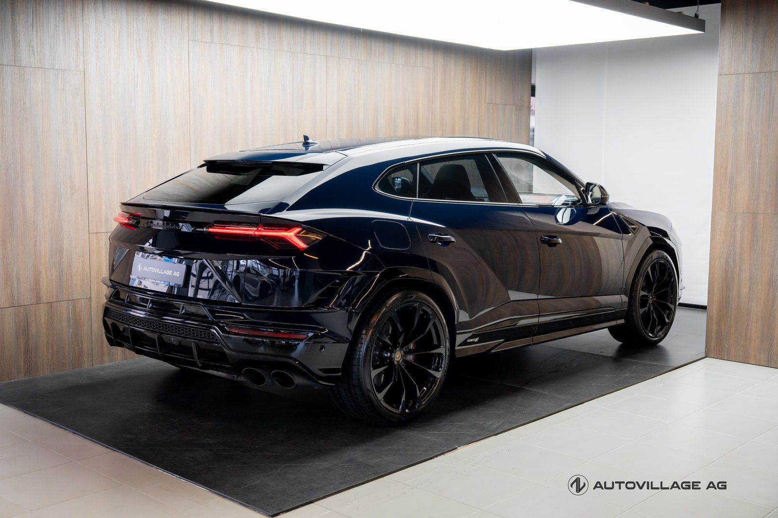 LAMBORGHINI Urus S, Petrol, Second hand / Used, Automatic - 2