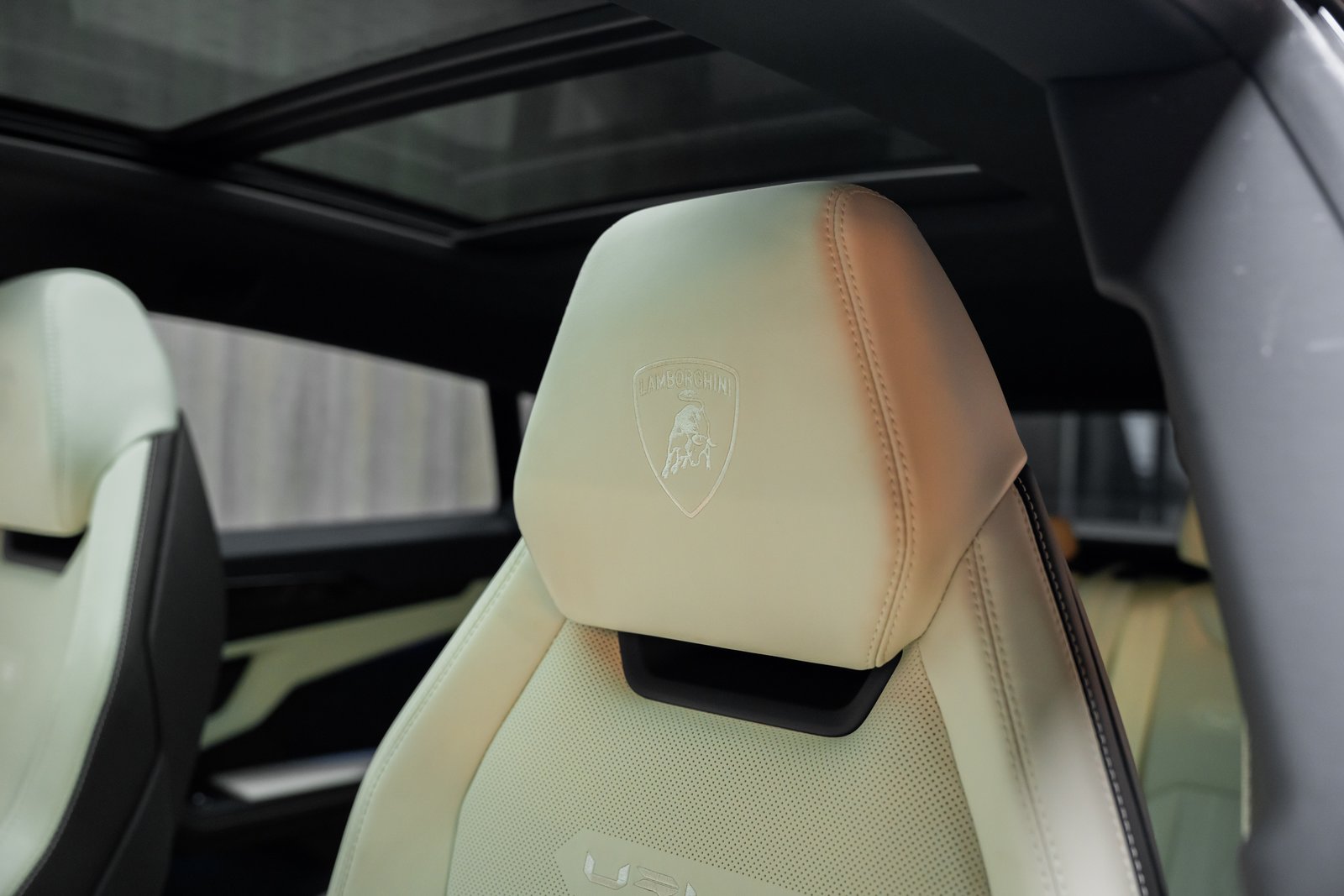 LAMBORGHINI Urus S, Petrol, Second hand / Used, Automatic - 6