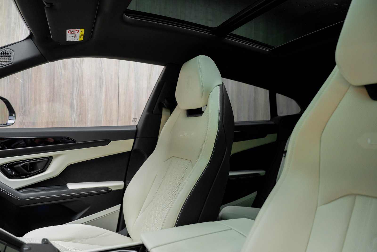 LAMBORGHINI Urus S, Petrol, Second hand / Used, Automatic - 7