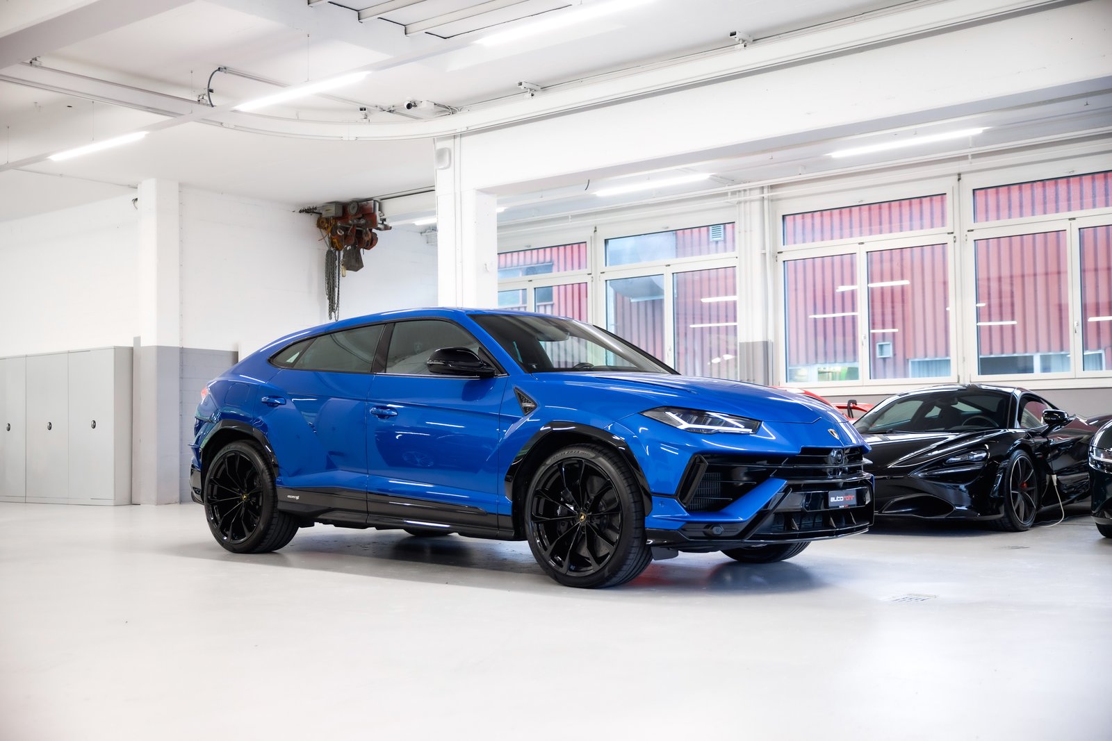 LAMBORGHINI Urus S E-Gear
