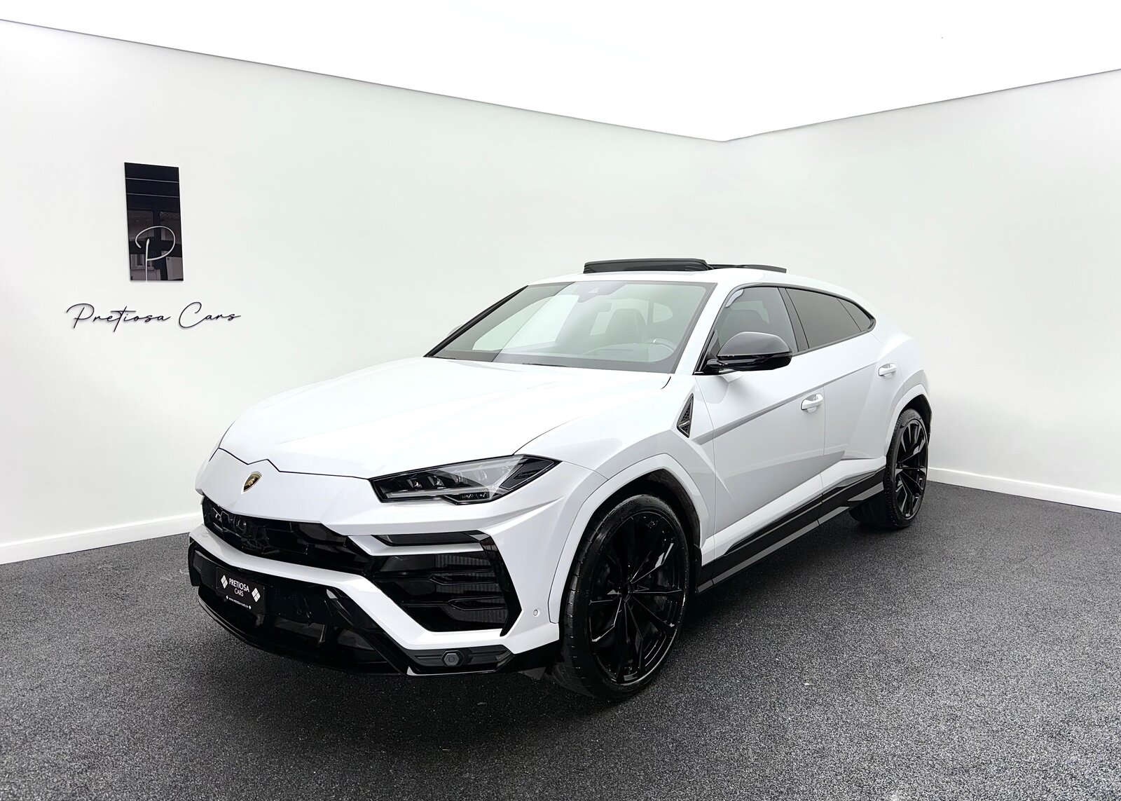LAMBORGHINI Urus E-Gear, Petrol, Second hand / Used, Automatic - 2