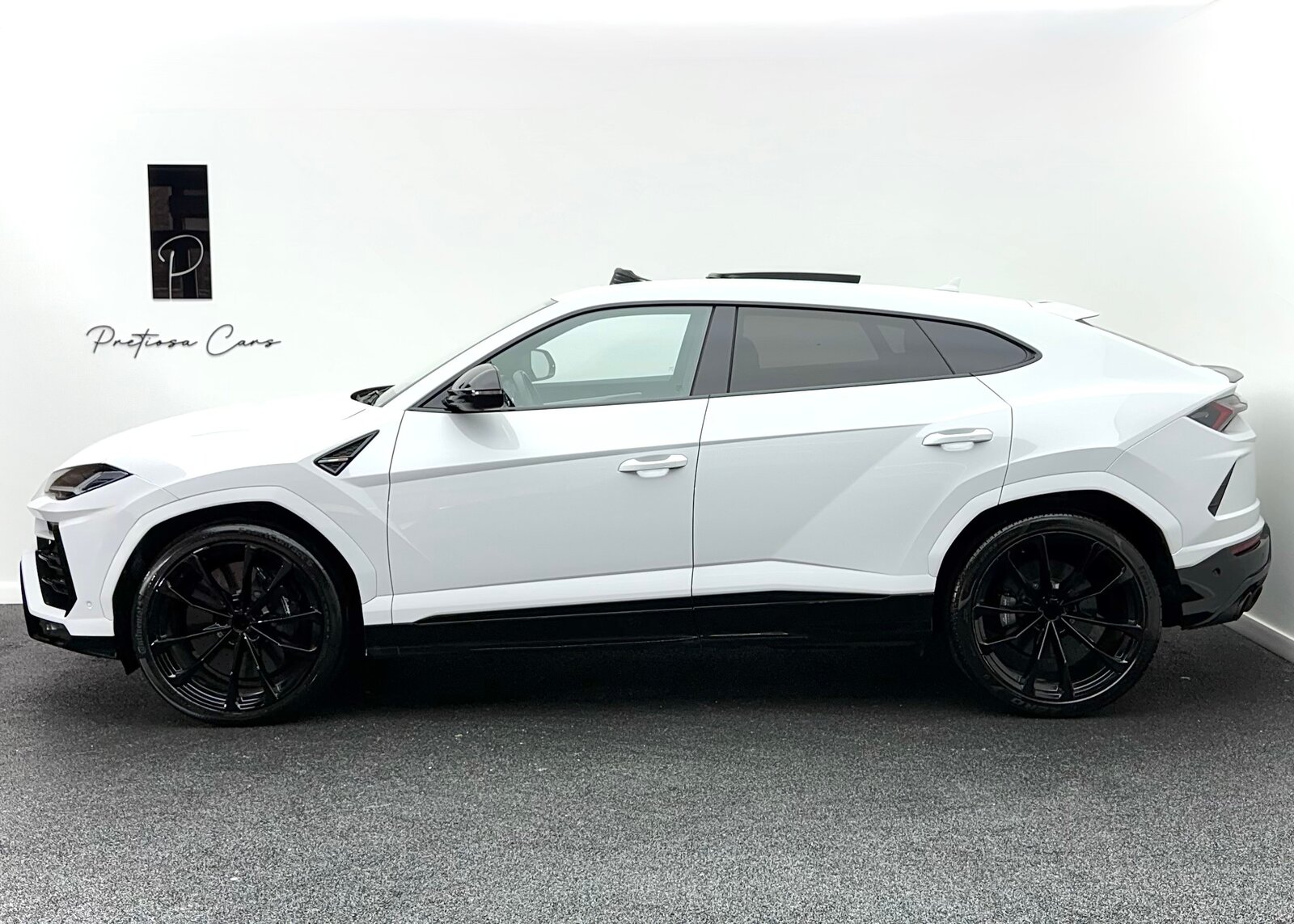 LAMBORGHINI Urus E-Gear, Petrol, Second hand / Used, Automatic - 4
