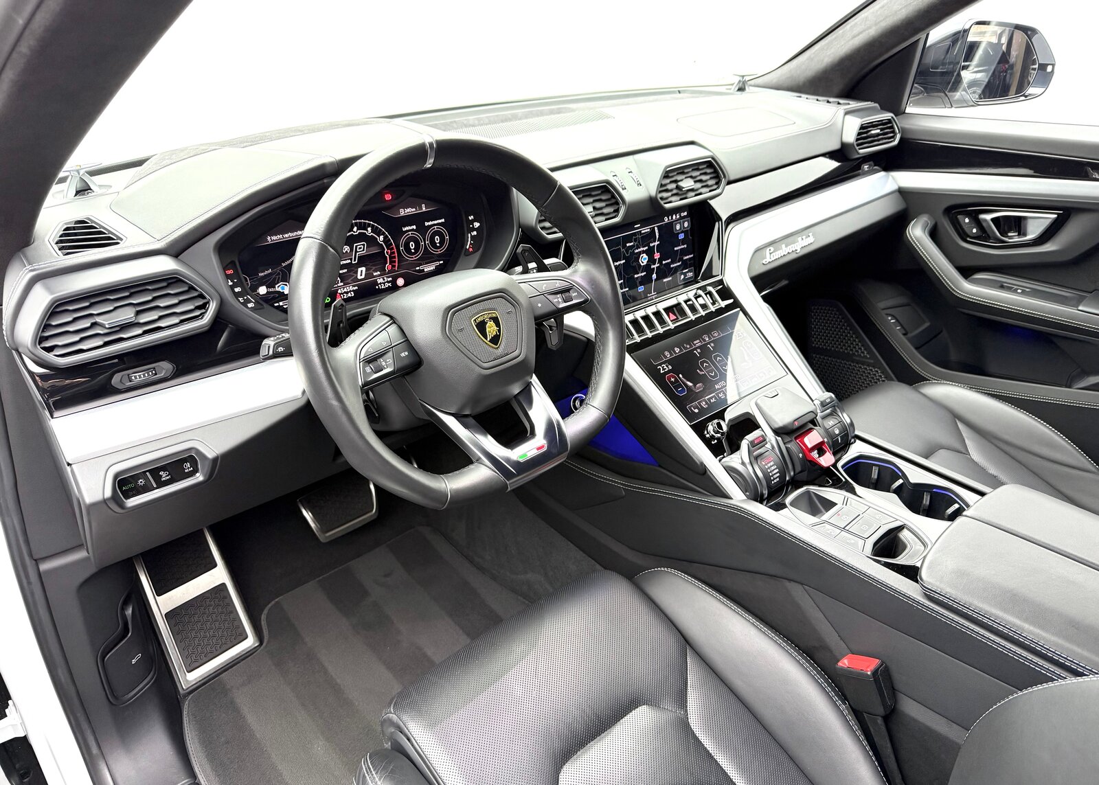 LAMBORGHINI Urus E-Gear, Petrol, Second hand / Used, Automatic - 7