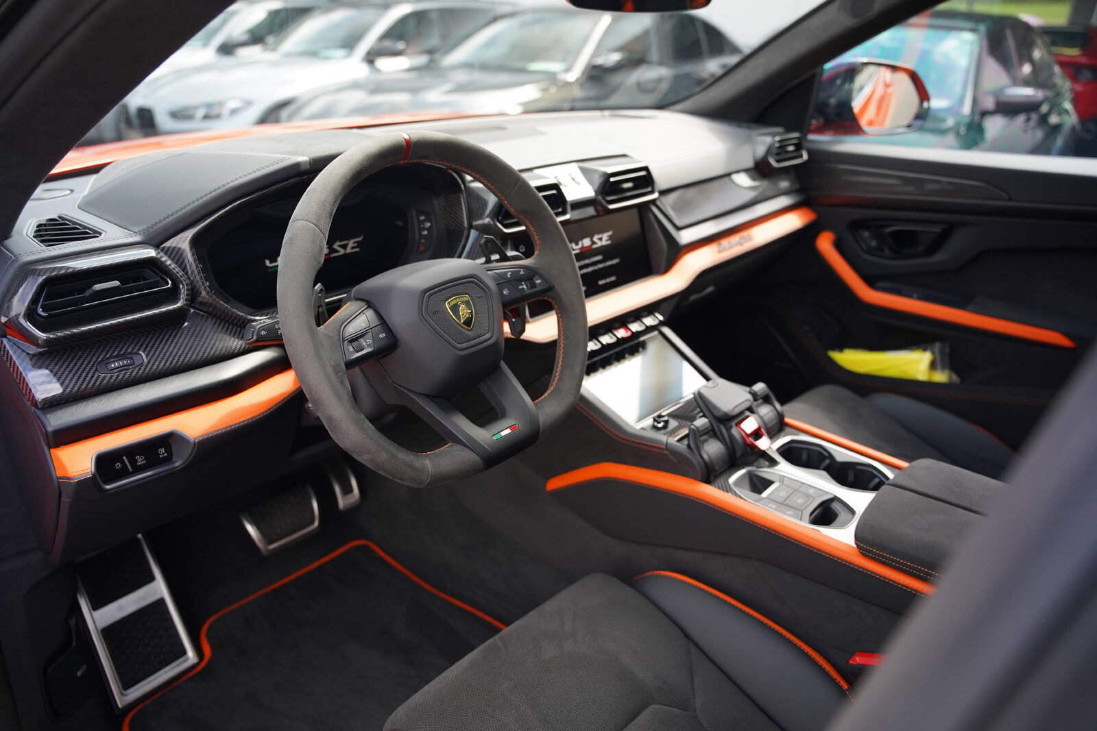 LAMBORGHINI Urus SE, Plug-in-Hybrid Petrol/Electric, Second hand / Used, Automatic - 7