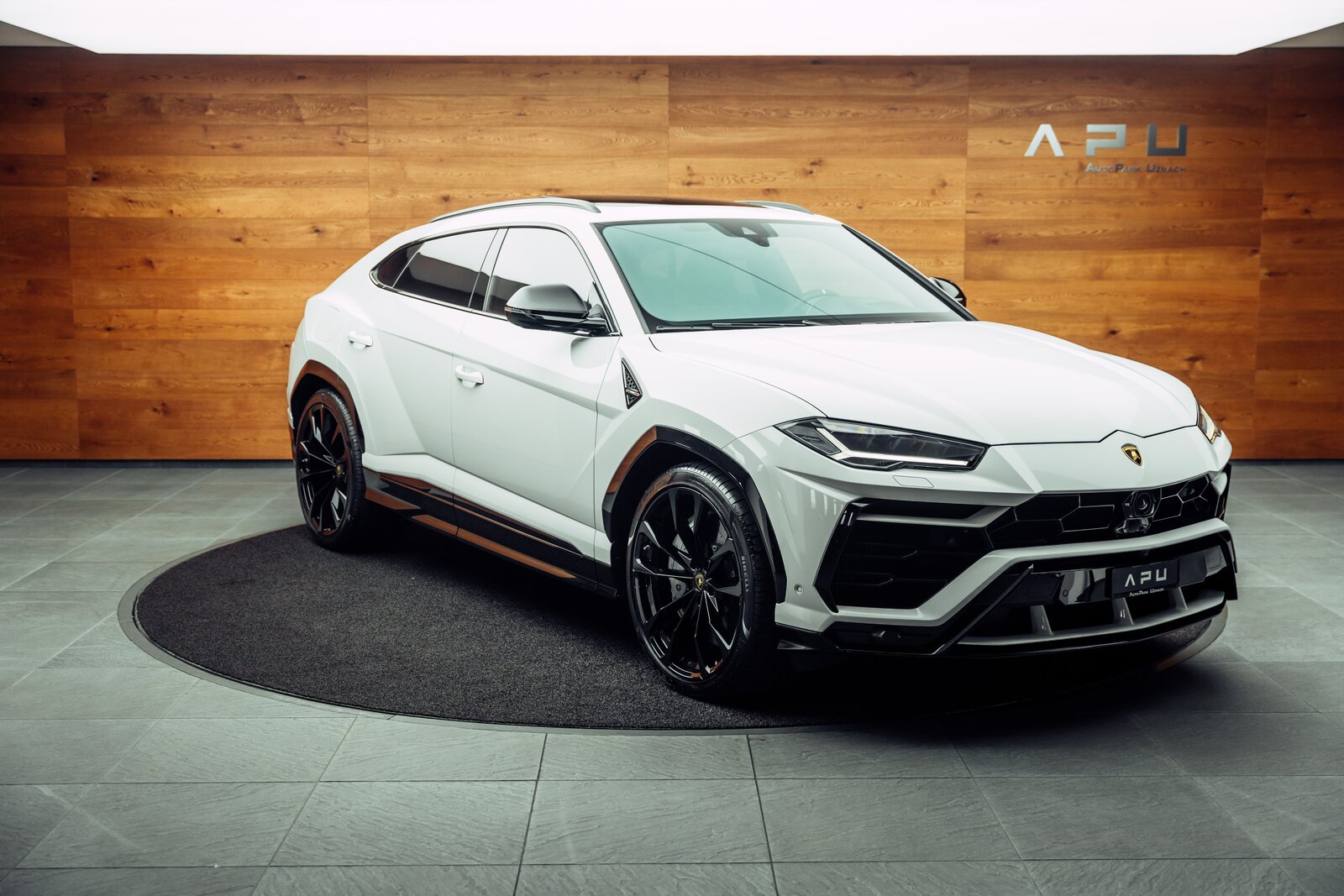 LAMBORGHINI Urus E-Gear Bianco Monocerus