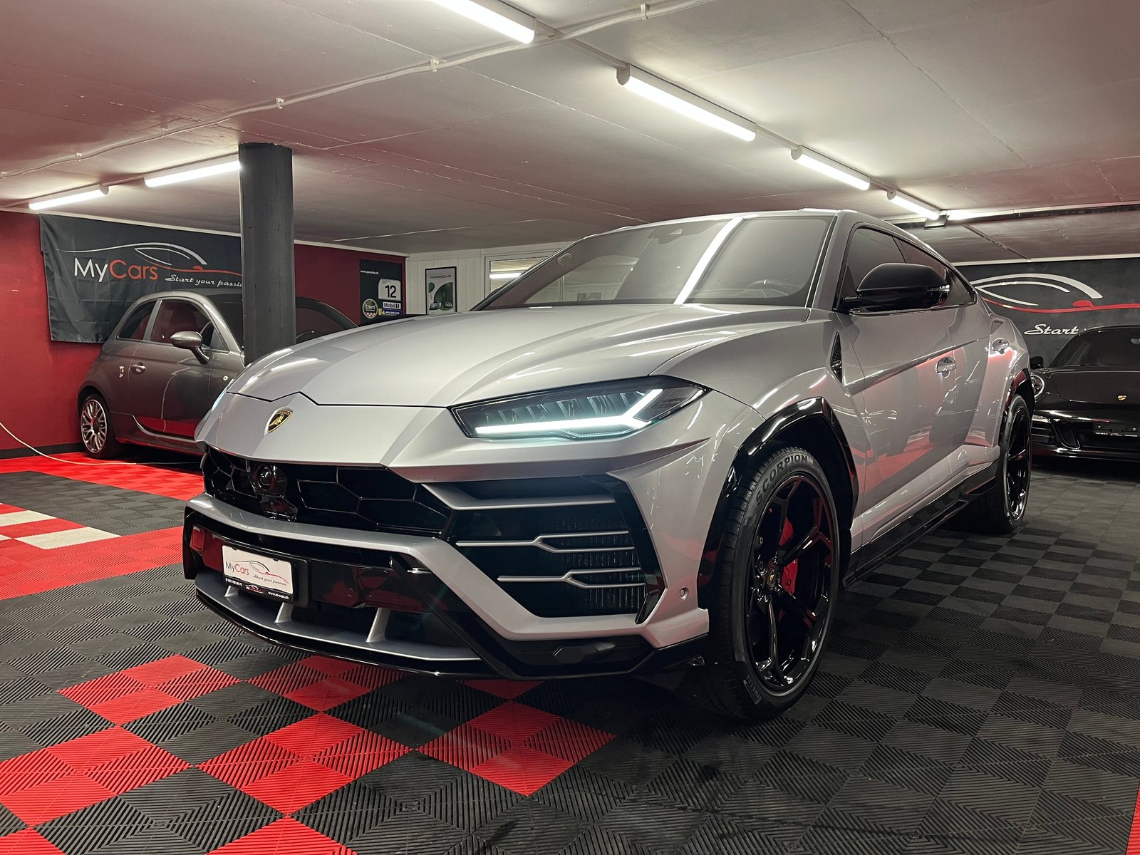 LAMBORGHINI Urus E-Gear, Petrol, Second hand / Used, Automatic - 2