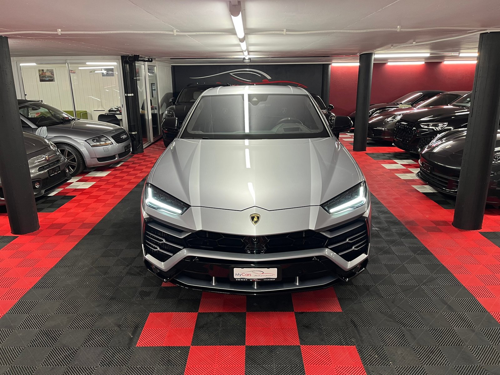 LAMBORGHINI Urus E-Gear, Petrol, Second hand / Used, Automatic - 3