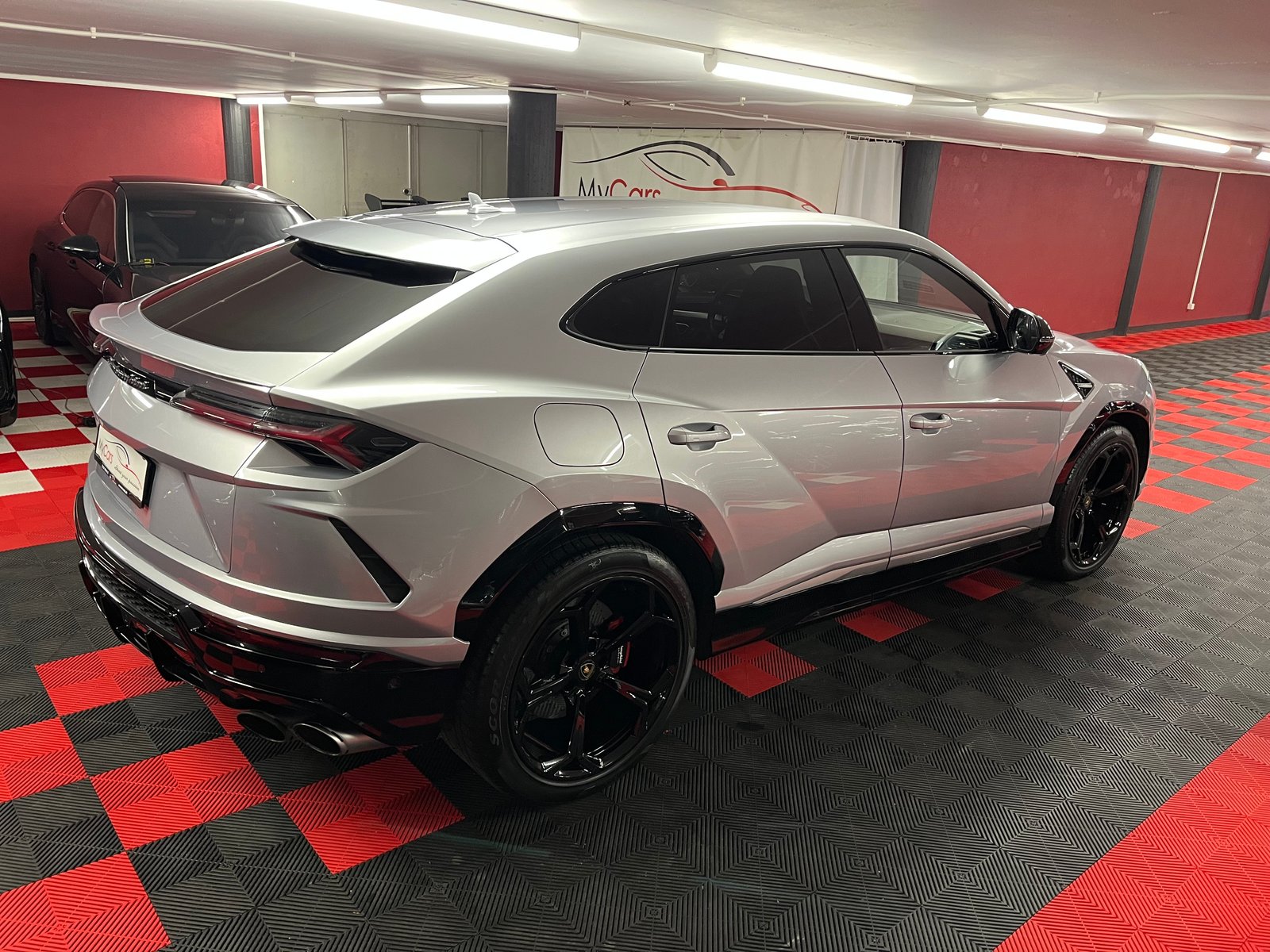 LAMBORGHINI Urus E-Gear, Petrol, Second hand / Used, Automatic - 6