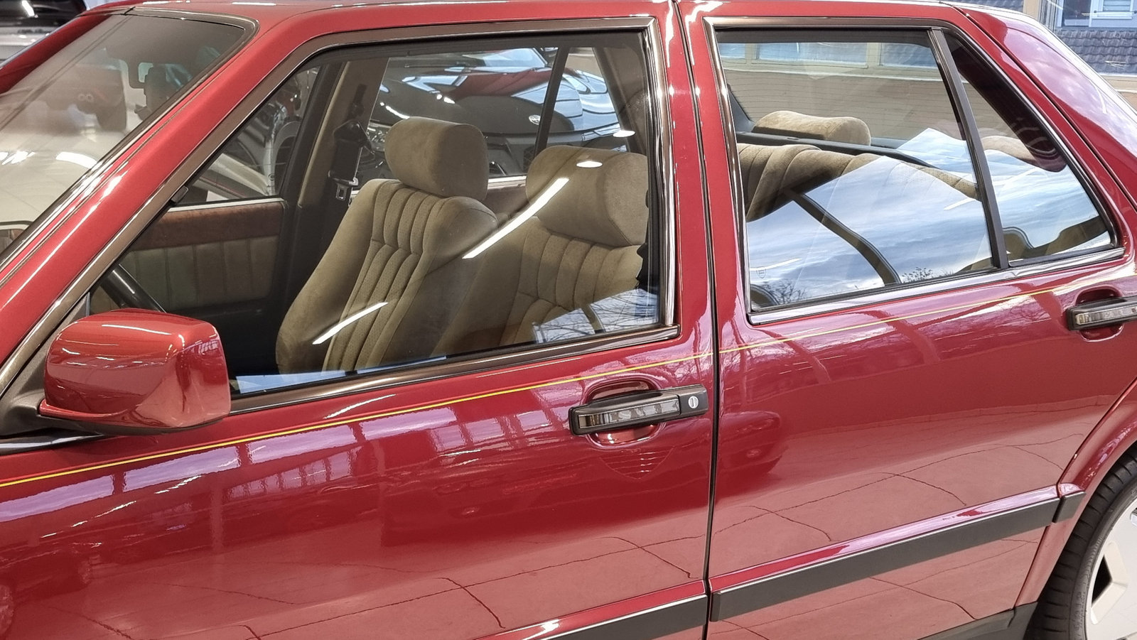 LANCIA Thema 8.32 Ferrari, Benzin, Occasion / Gebraucht, Handschaltung - 3
