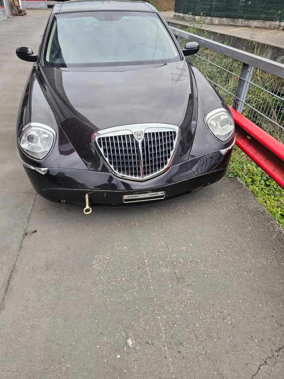 LANCIA 3.2 V6 24V Executive