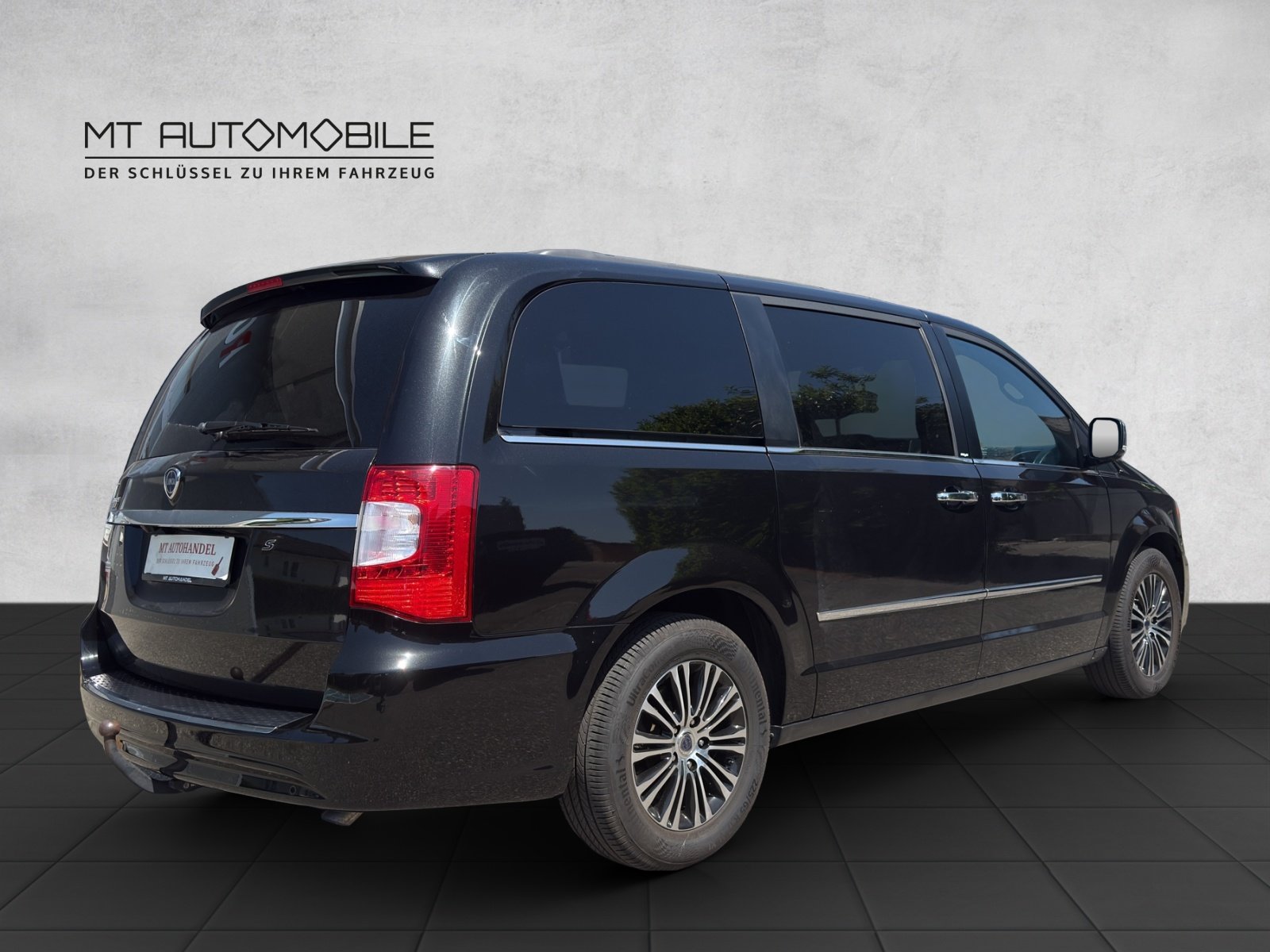 LANCIA Voyager 2.8D S Automatic, Diesel, Second hand / Used, Automatic - 6