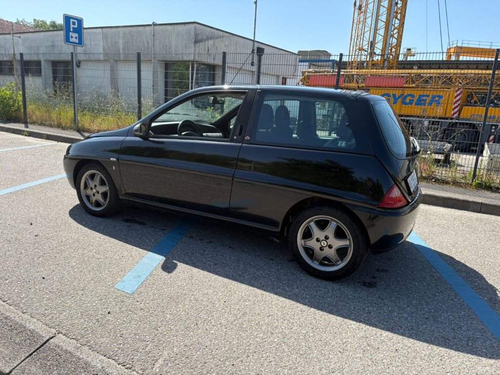LANCIA Y Elefantino Rosso, Petrol, Second hand / Used, Manual - 5