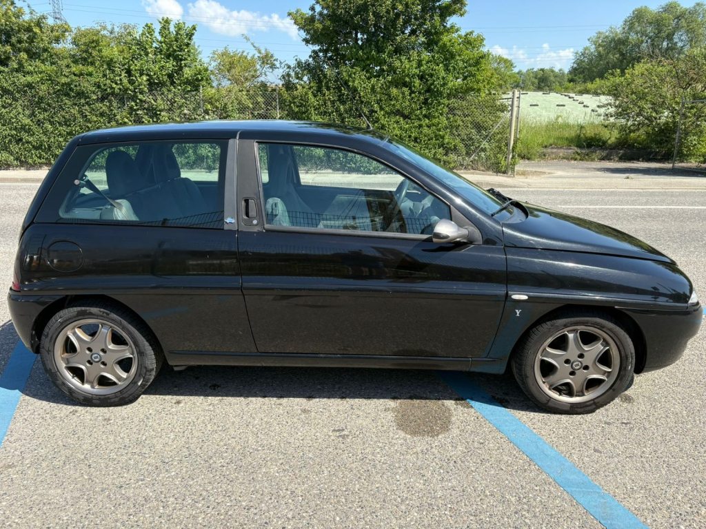 LANCIA Y Elefantino Rosso, Petrol, Second hand / Used, Manual - 4