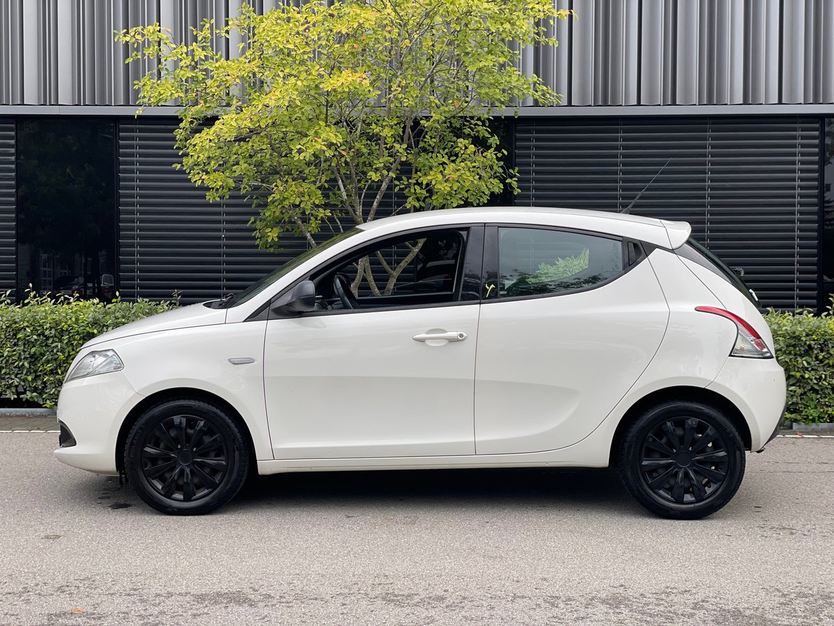 LANCIA Ypsilon 0.9 TwinAir Elefantino, Petrol, Second hand / Used, Manual - 2