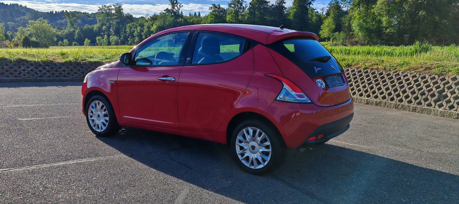 LANCIA Ypsilon 1.2 BlackRed, Petrol, Second hand / Used, Manual - 5