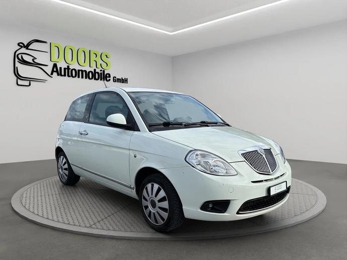 LANCIA Ypsilon 1.4 Swiss Edition, Petrol, Second hand / Used, Manual