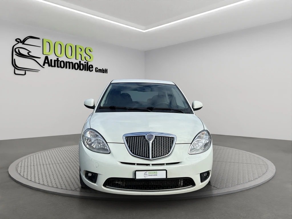 LANCIA Ypsilon 1.4 Swiss Edition, Benzin, Occasion / Gebraucht, Handschaltung - 2