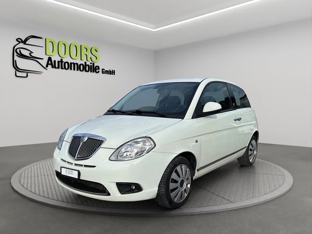 LANCIA Ypsilon 1.4 Swiss Edition, Benzin, Occasion / Gebraucht, Handschaltung - 3