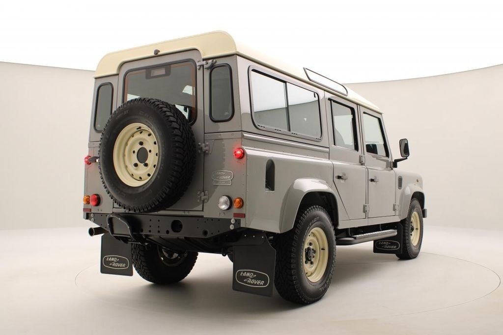 LAND ROVER Defender 110 ISLAY EDITION, Essence, Voiture nouvelle, Automatique - 4