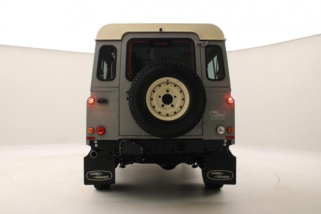 LAND ROVER Defender 110 ISLAY EDITION, Essence, Voiture nouvelle, Automatique - 6