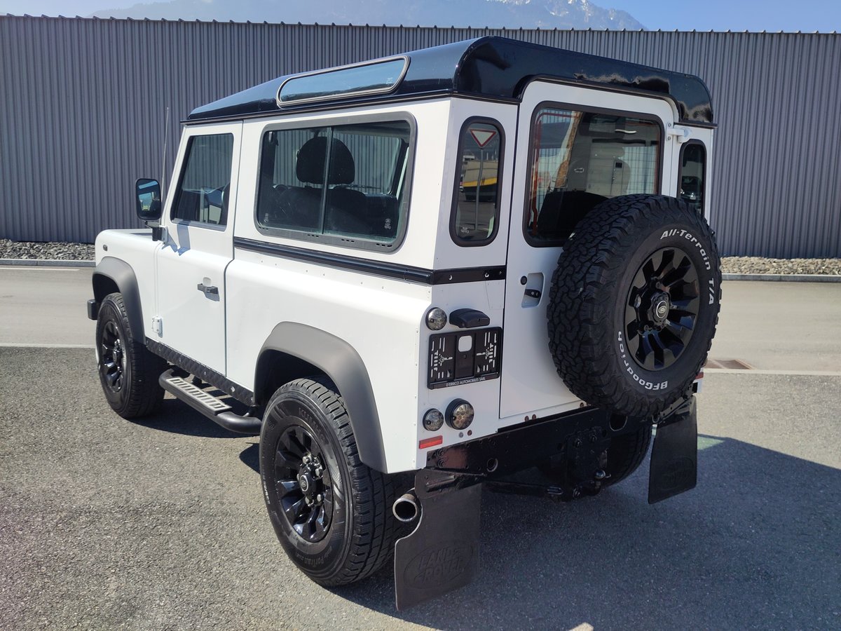 LAND ROVER Defender 90 2.2 TD4 Station Wagon, Diesel, Second hand / Used, Manual - 3