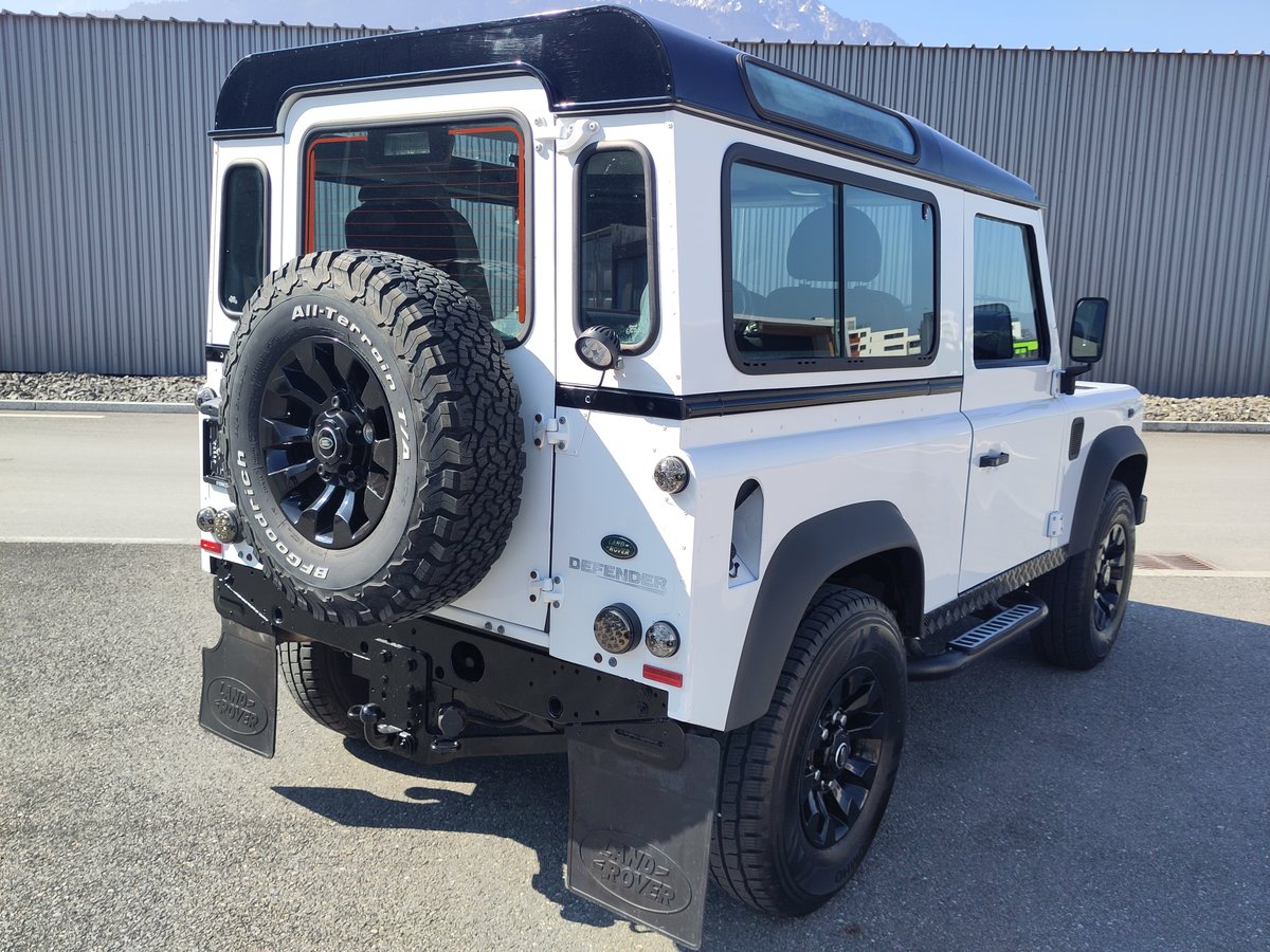LAND ROVER Defender 90 2.2 TD4 Station Wagon, Diesel, Second hand / Used, Manual - 4