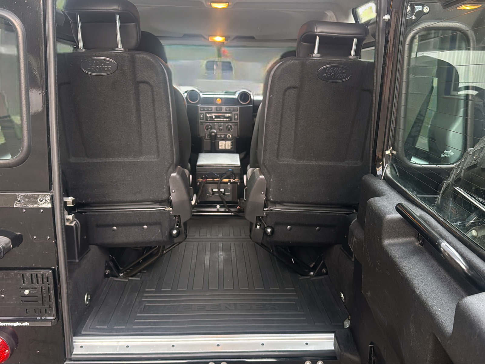 LAND ROVER Defender 90 2.4 Td4 Station Wagon, Diesel, Occasion / Gebraucht, Handschaltung - 5