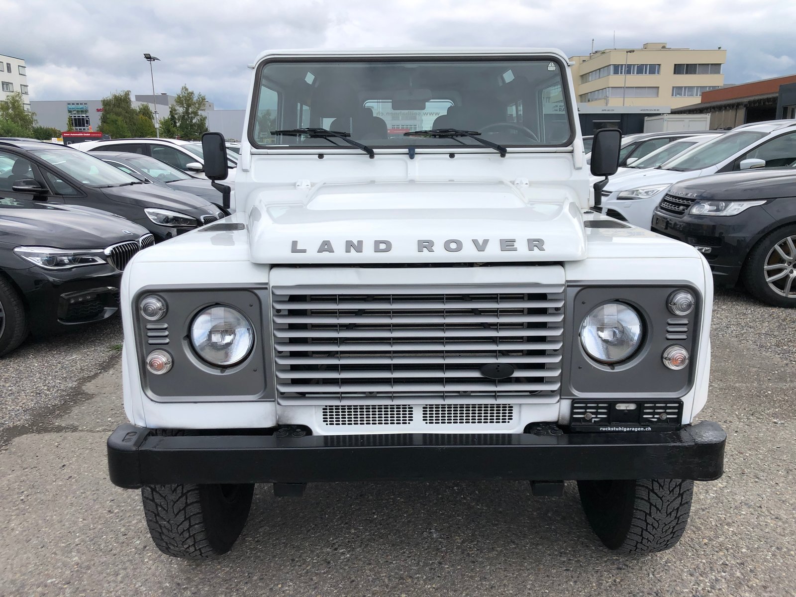 LAND ROVER Defender 90 2.2 TD4 Station Wagon, Diesel, Occasion / Utilisé, Manuelle - 2