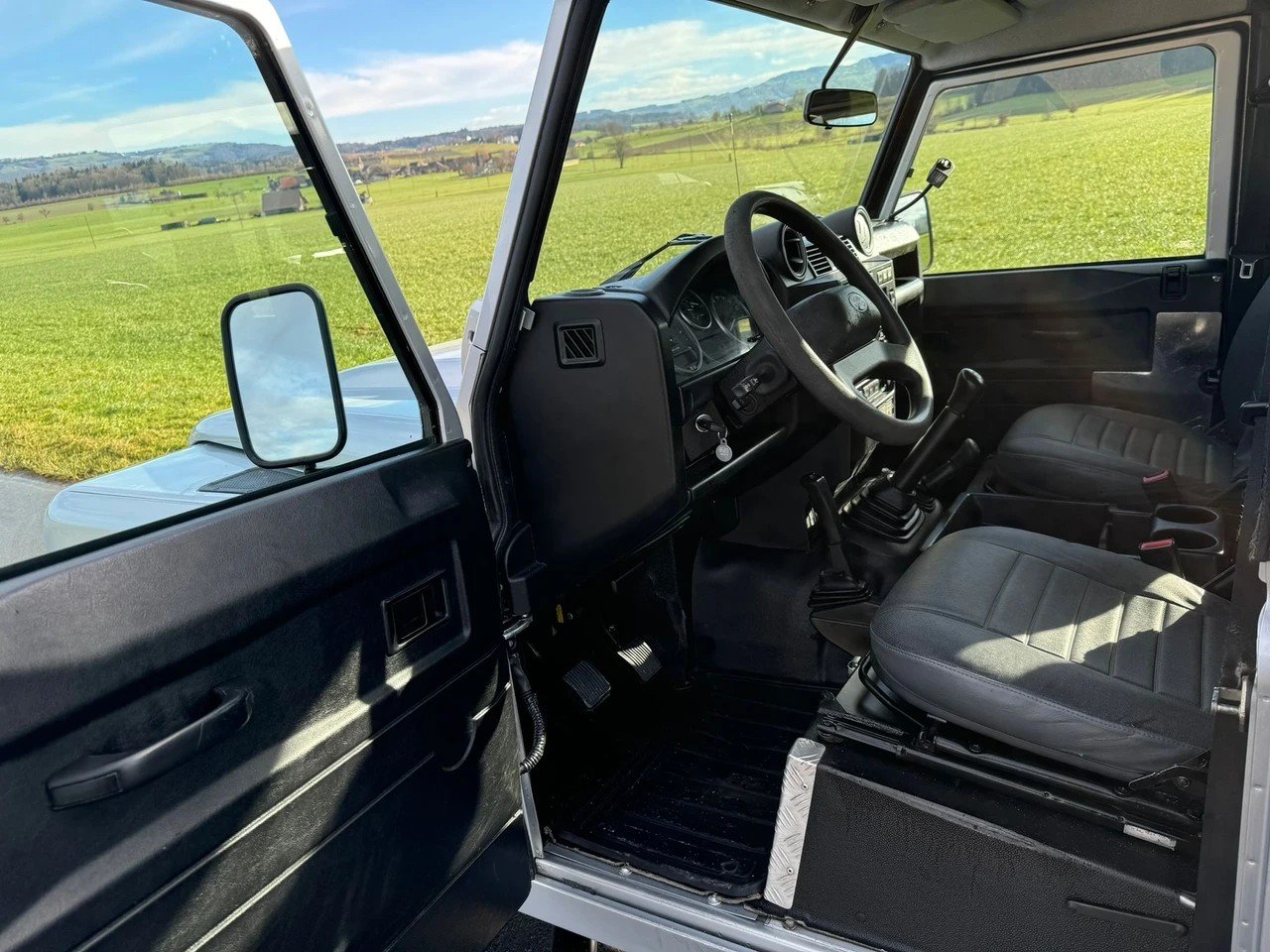 LAND ROVER Defender 110 2.2 TD4 Station Wagon, Diesel, Second hand / Used, Manual - 7