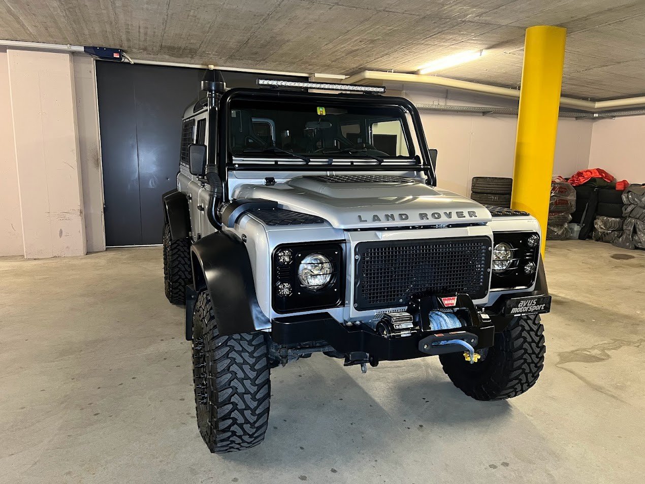 LAND ROVER Defender 110 2.2 TD4 SW Avus Portalachser