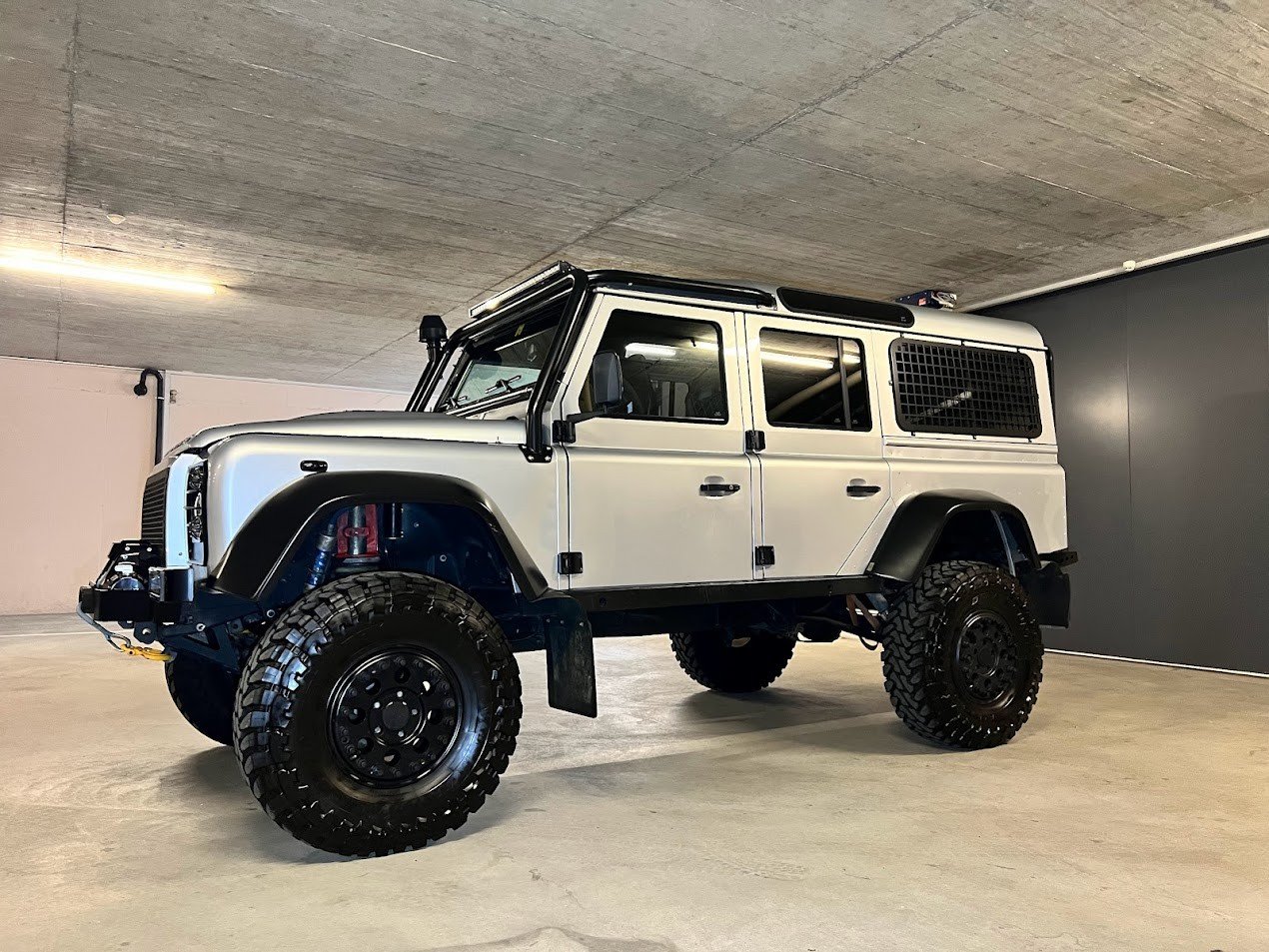 LAND ROVER Defender 110 2.2 TD4 SW Avus Portalachser, Diesel, Second hand / Used, Manual - 6
