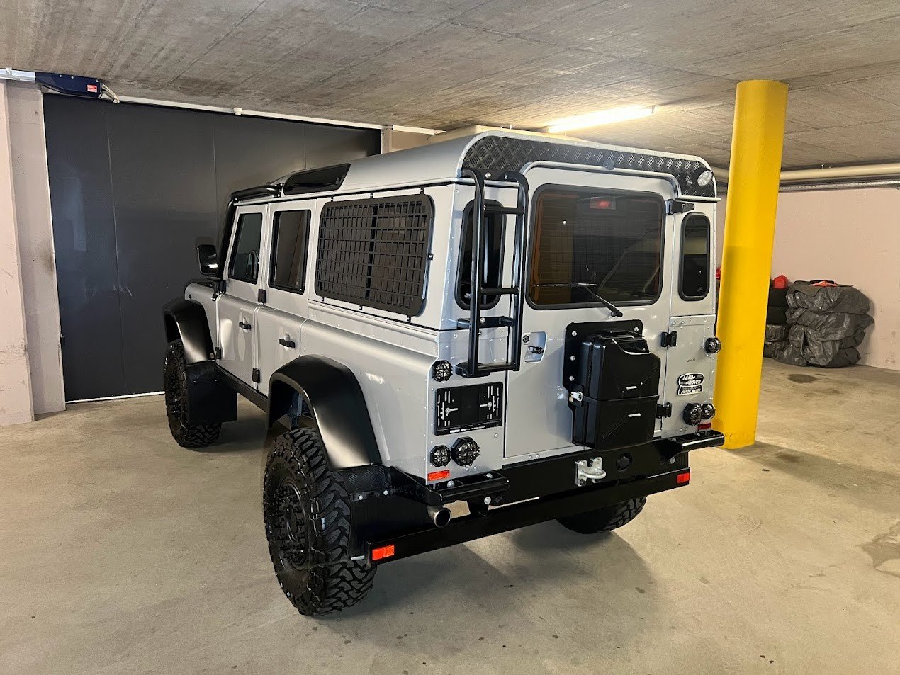 LAND ROVER Defender 110 2.2 TD4 SW Avus Portalachser, Diesel, Second hand / Used, Manual - 7