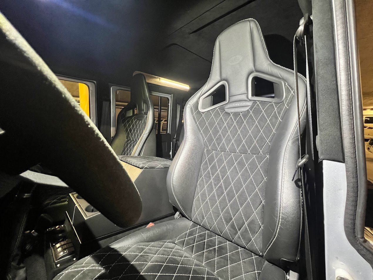 LAND ROVER Defender 110 2.2 TD4 SW Avus Performance, Diesel, Occasion / Gebraucht, Handschaltung - 2
