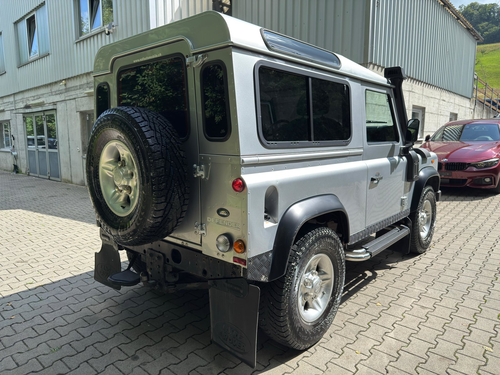 LAND ROVER Defender 90 2.2 TD4 Station Wagon, Diesel, Second hand / Used, Manual - 5