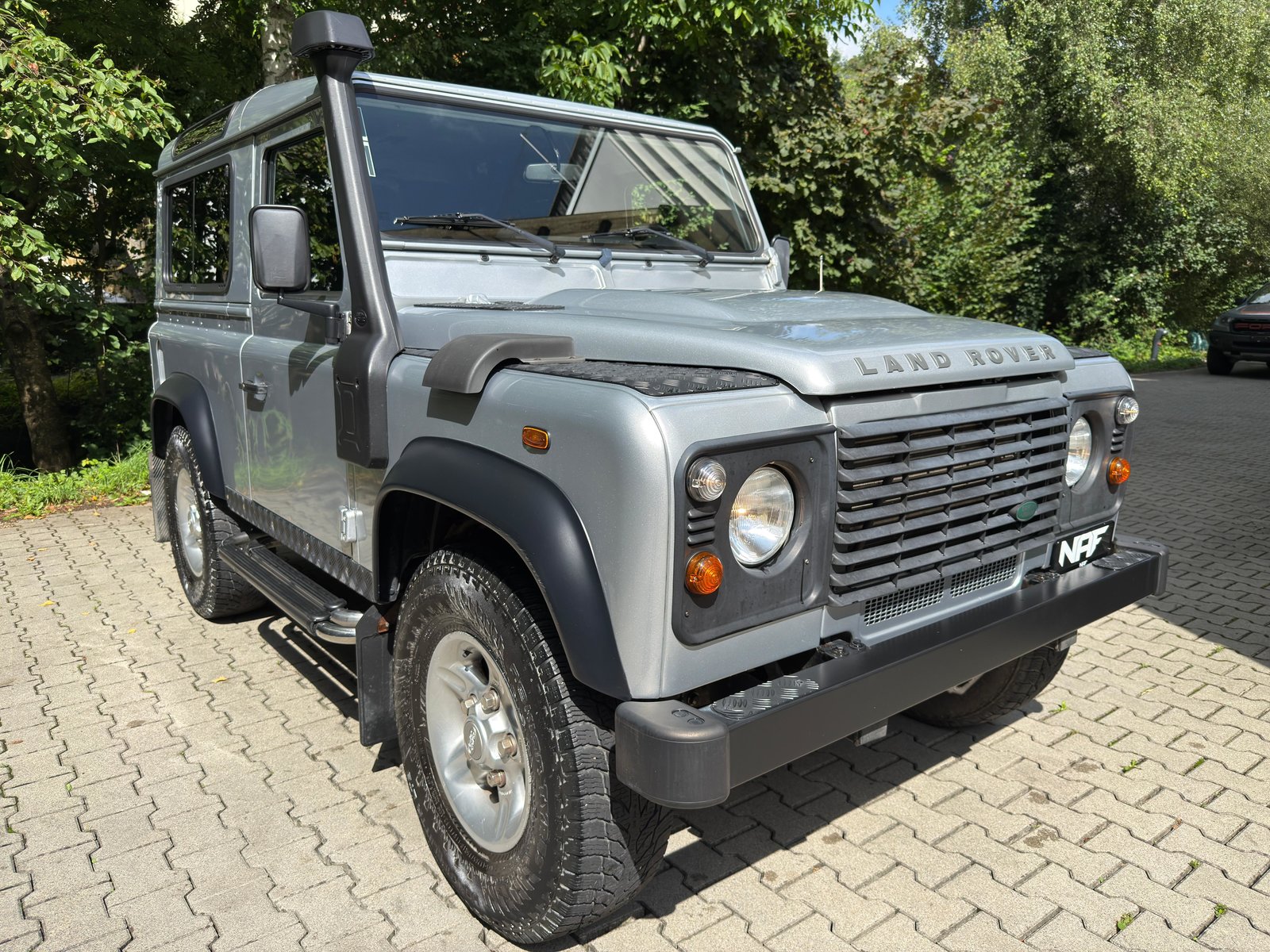 LAND ROVER Defender 90 2.2 TD4 Station Wagon, Diesel, Second hand / Used, Manual - 7