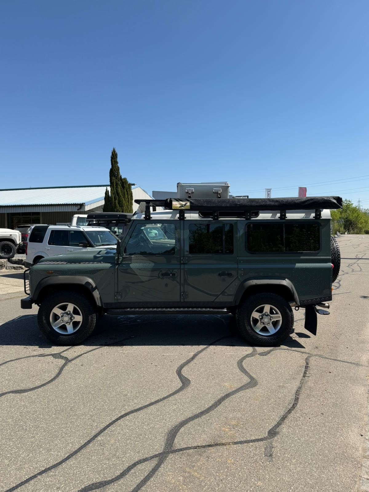 LAND ROVER Defender 110 2.4 Td4 Station Wagon, Diesel, Occasion / Utilisé, Manuelle - 2