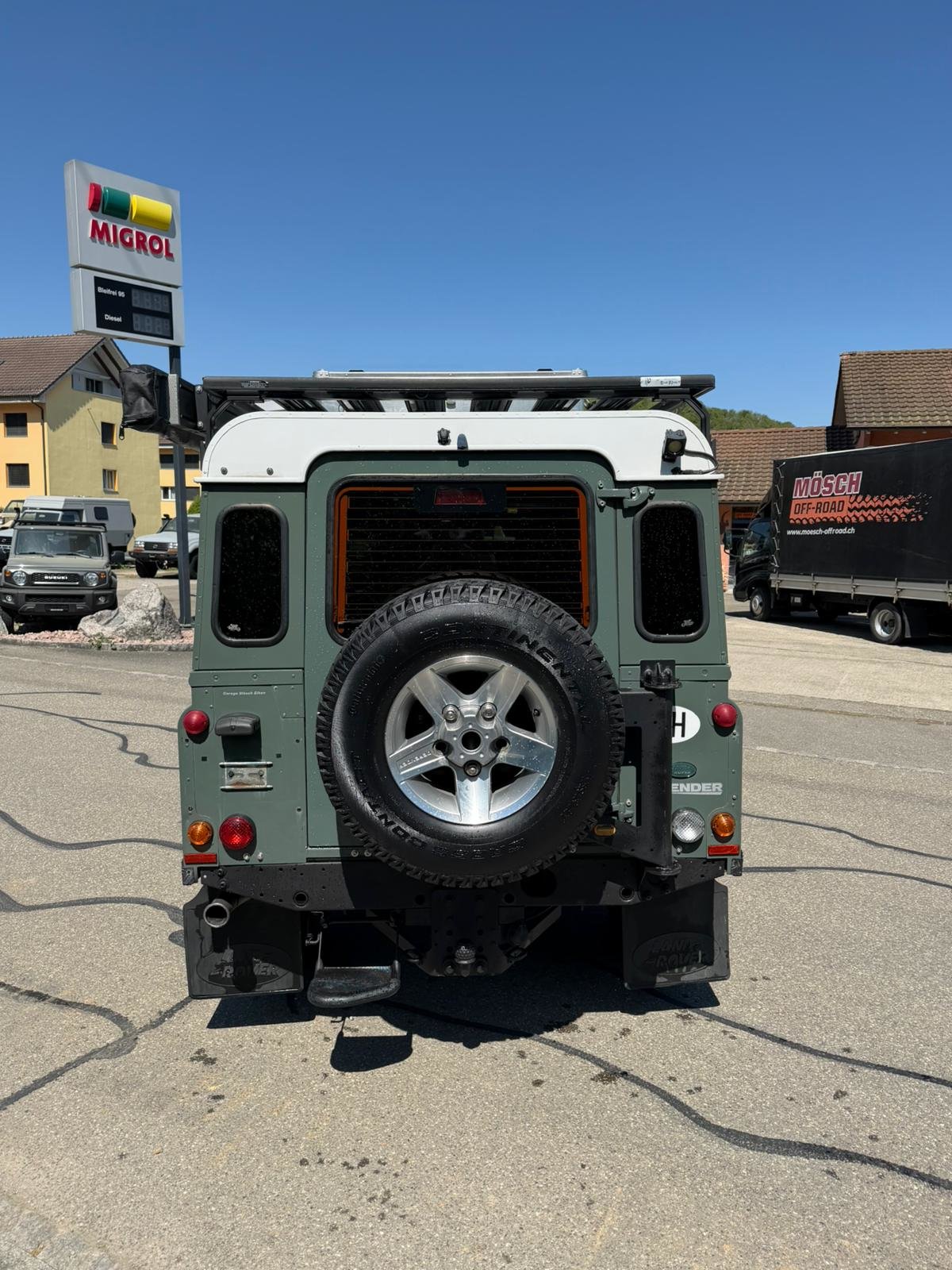 LAND ROVER Defender 110 2.4 Td4 Station Wagon, Diesel, Occasion / Utilisé, Manuelle - 4