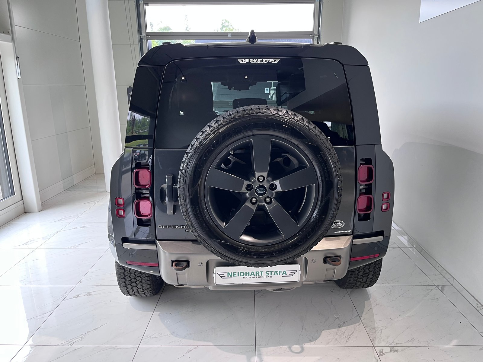 LAND ROVER Defender 90 P400 I6 3.0 AT8, Benzina, Occasioni / Usate, Automatico - 4
