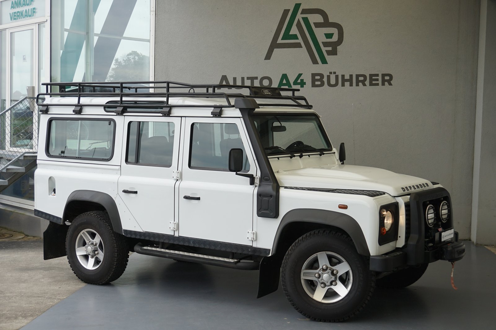 LAND ROVER Defender 110 2.2TD4 SW mit Seilwinde und Dachträ, Diesel, Second hand / Used, Manual - 2