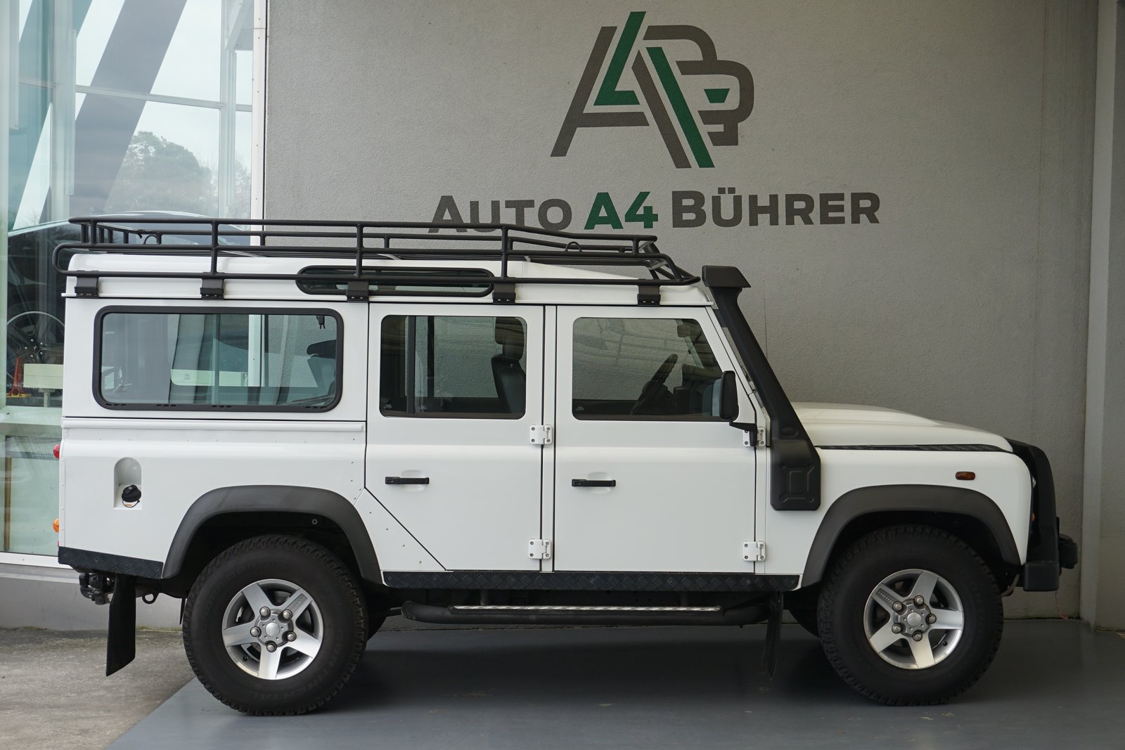 LAND ROVER Defender 110 2.2TD4 SW mit Seilwinde und Dachträ, Diesel, Second hand / Used, Manual - 5