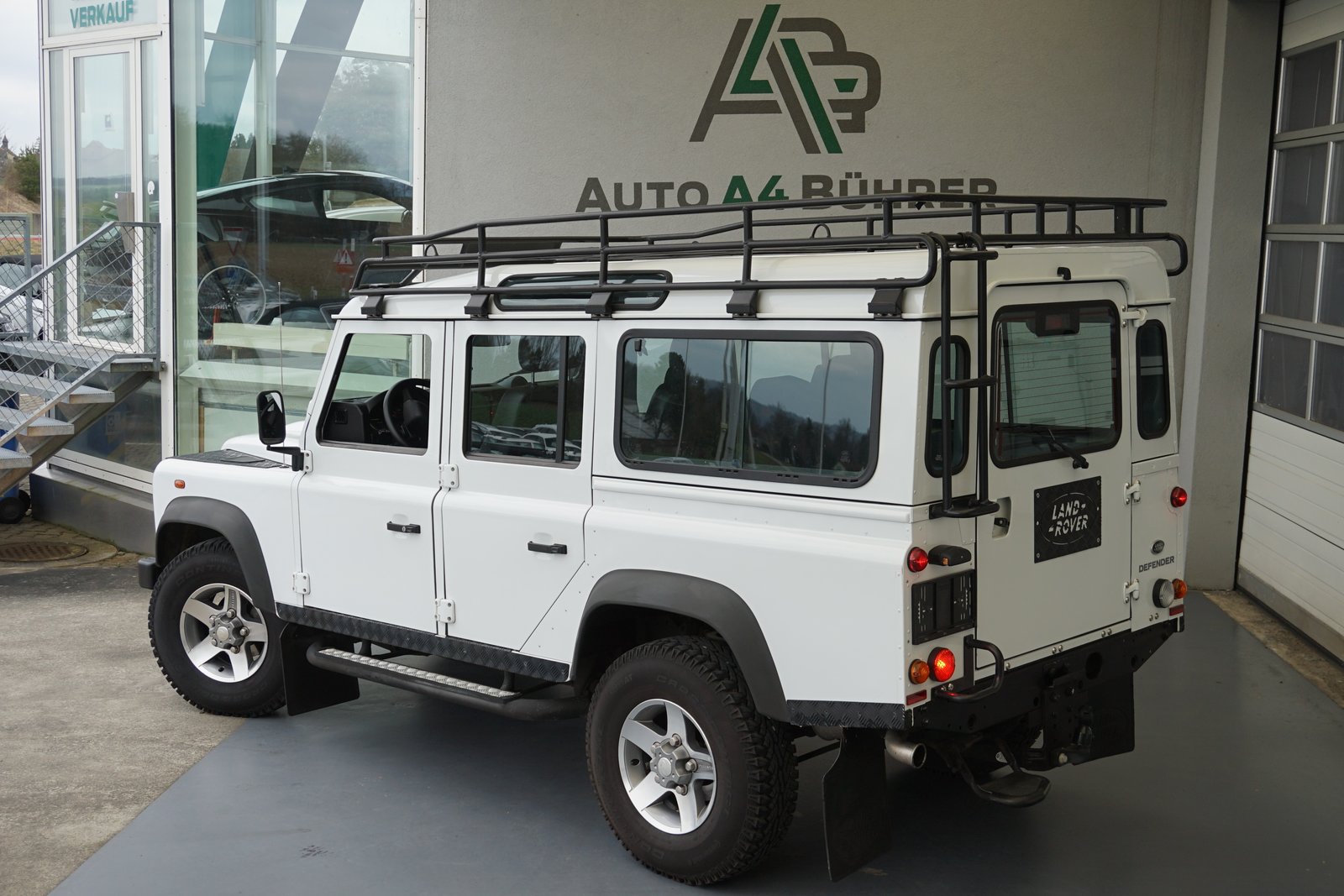 LAND ROVER Defender 110 2.2TD4 SW mit Seilwinde und Dachträ, Diesel, Second hand / Used, Manual - 6