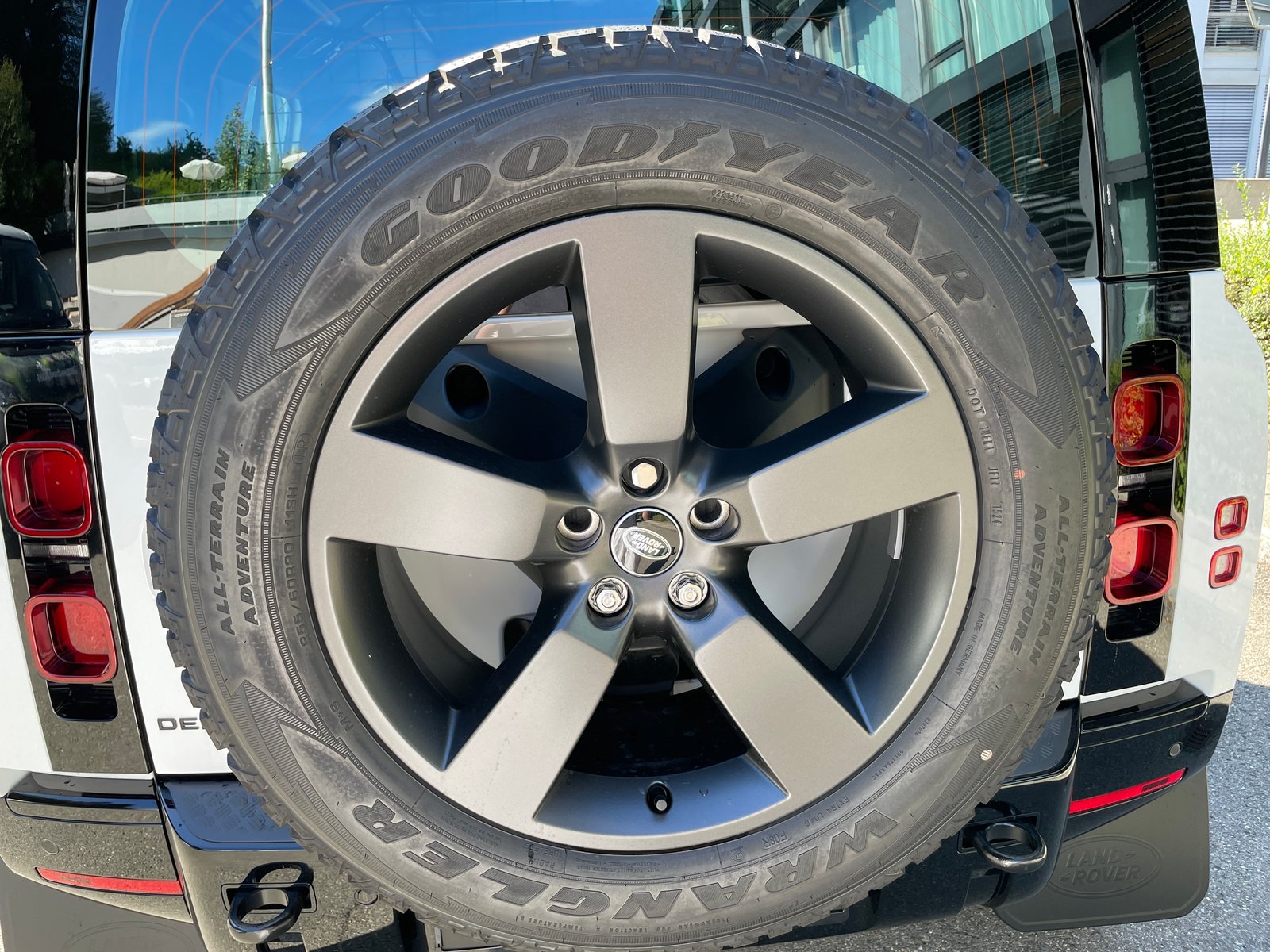 LAND ROVER Defender 110 P400 I6 X-Dynamic SE 3.0 AT8, Benzin, Neuwagen, Automatik - 4