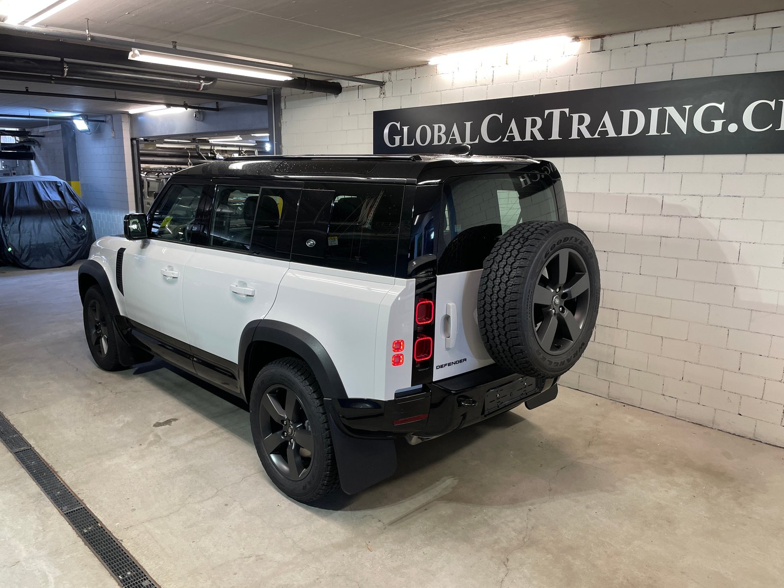 LAND ROVER Defender 110 P400 I6 X-Dynamic SE 3.0 AT8 mit AHK, Benzina, Auto nuove, Automatico - 3
