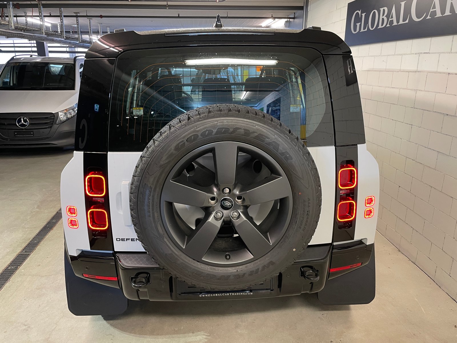 LAND ROVER Defender 110 P400 I6 X-Dynamic SE 3.0 AT8 mit AHK, Benzina, Auto nuove, Automatico - 4