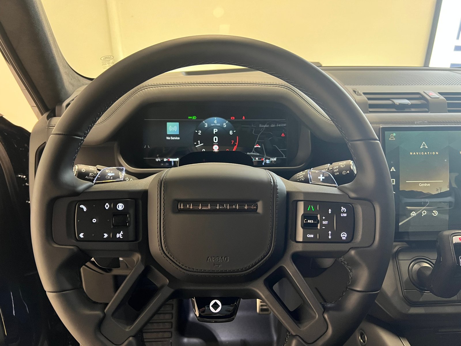 LAND ROVER Defender 110 4.4 V8 Octa Black, Hybride Léger Essence/Électricité, Voiture nouvelle, Automatique - 4