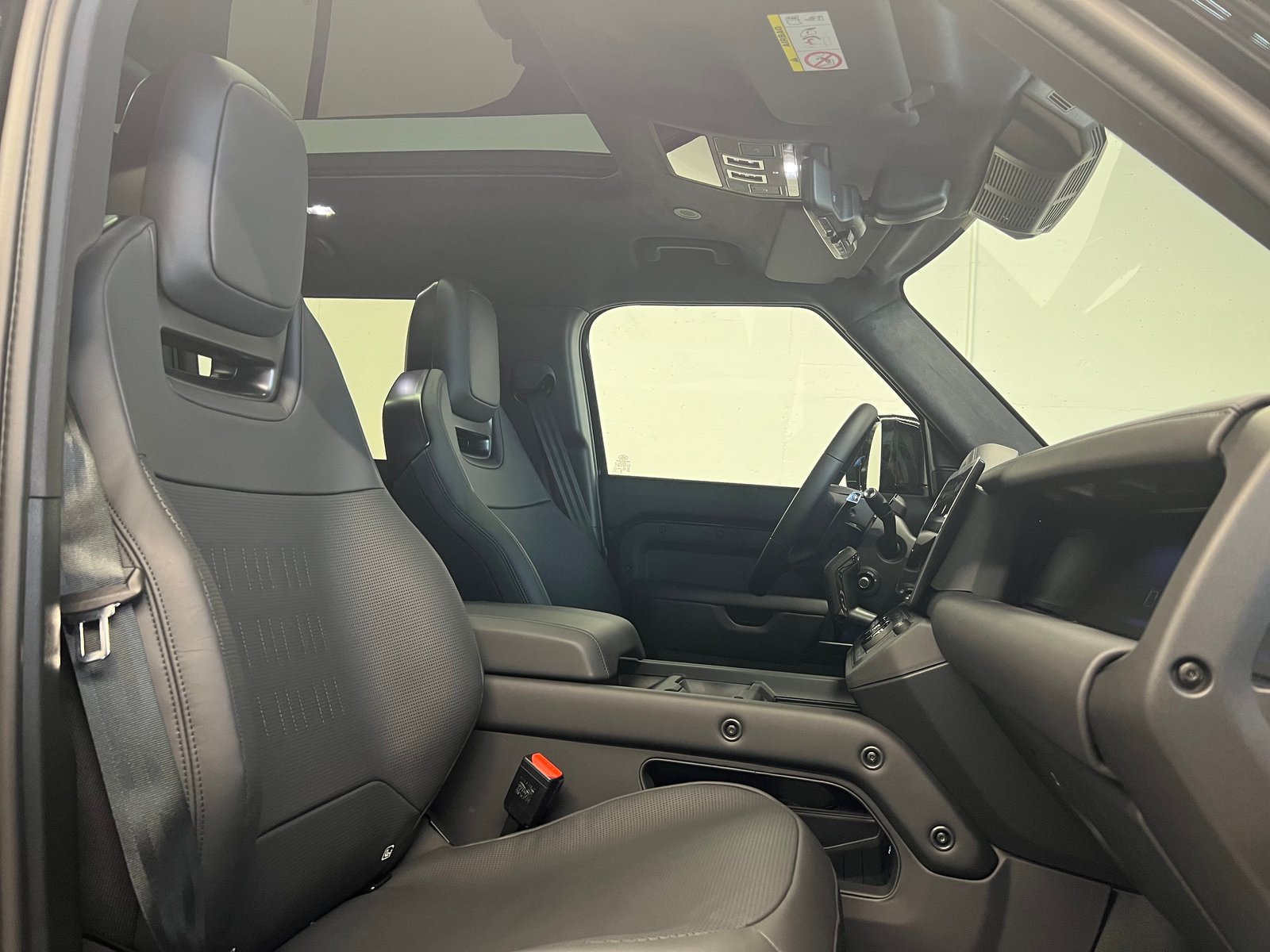 LAND ROVER Defender 110 4.4 V8 Octa Black, Hybride Léger Essence/Électricité, Voiture nouvelle, Automatique - 6