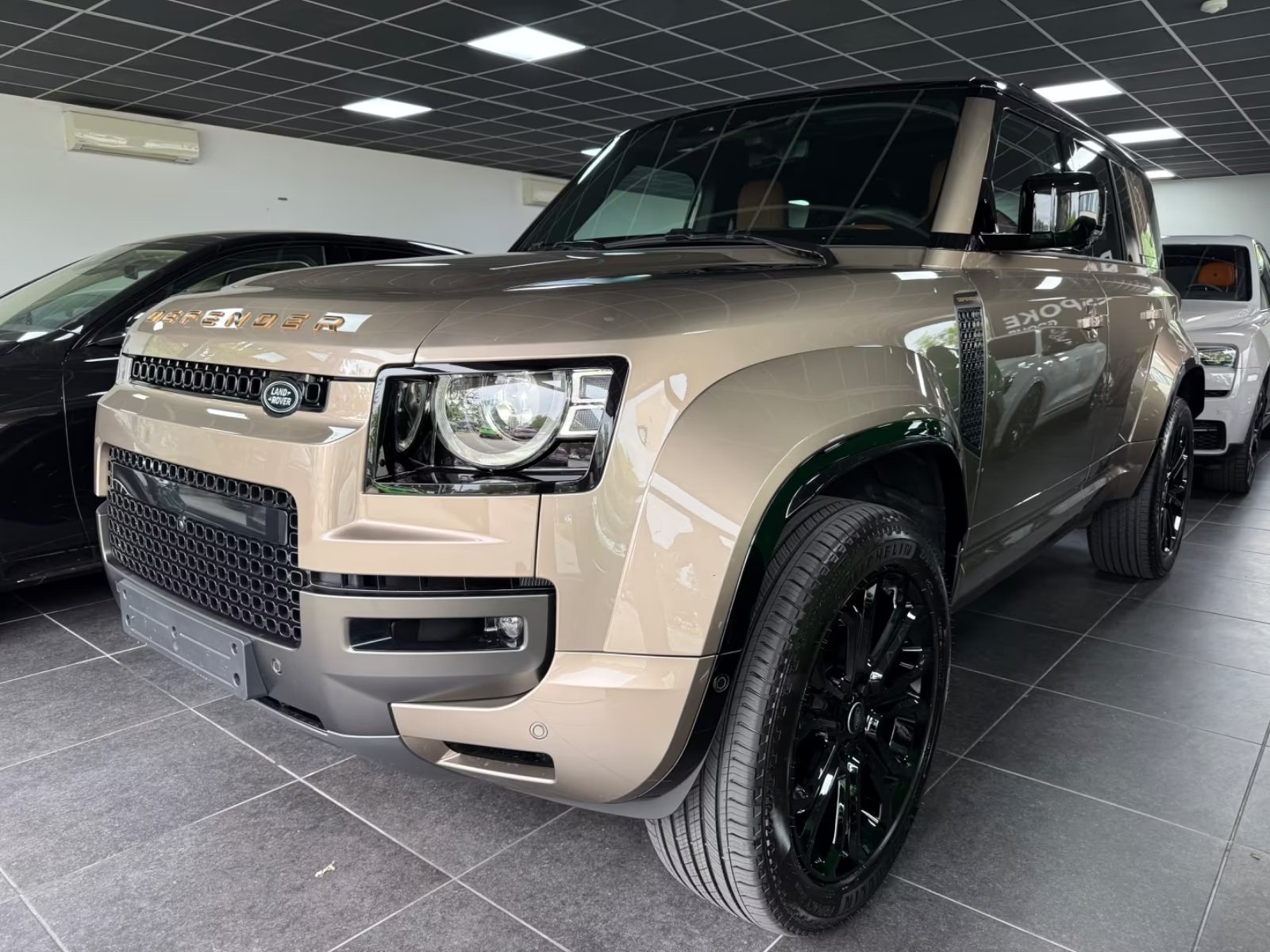 LAND ROVER Defender 110 635 V8 4.4 Octa AT8