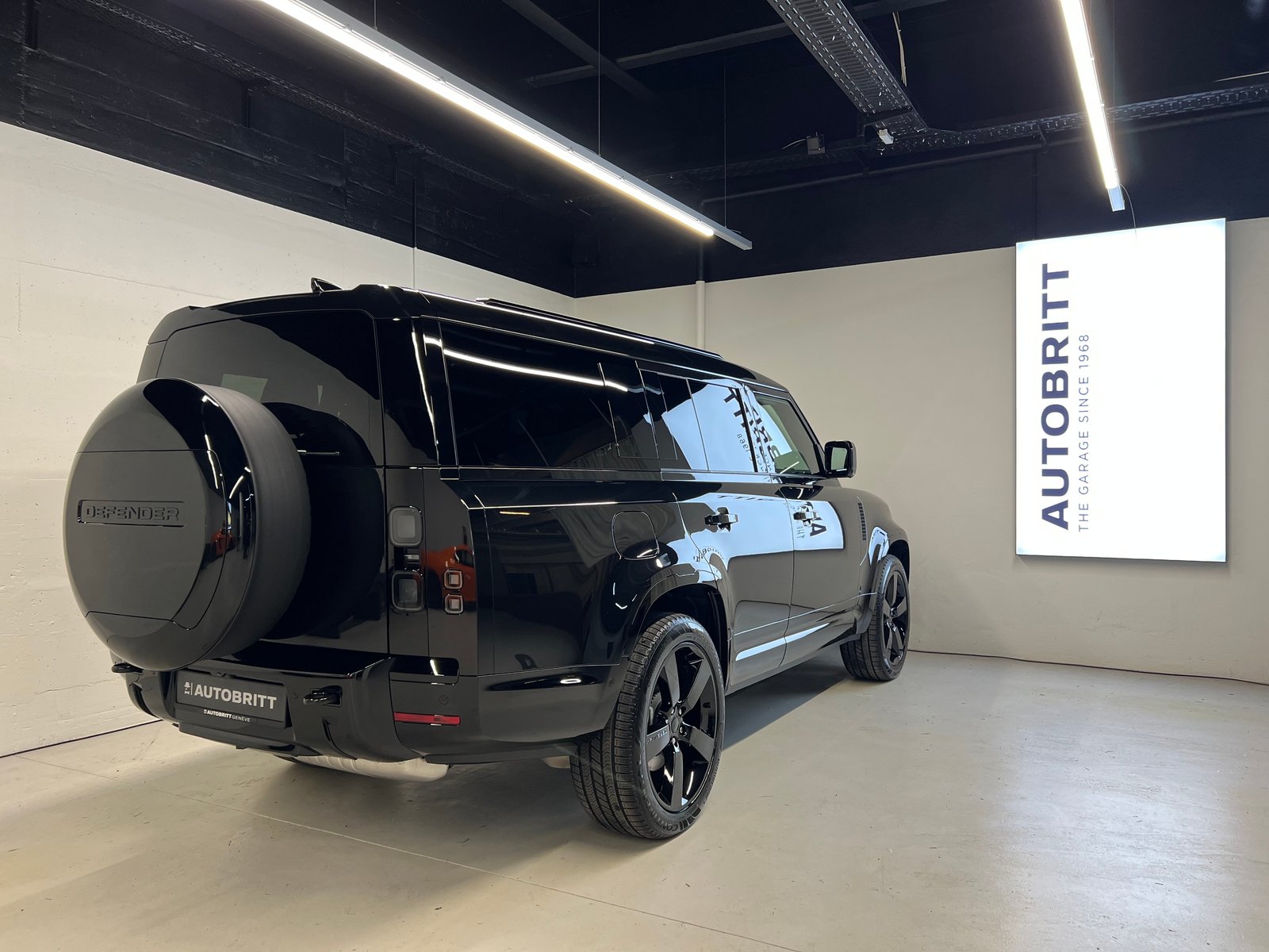 LAND ROVER Defender 130 3.0 D I6 350 X-Dynamic HSE, Mild-Hybrid Diesel/Elektro, Neuwagen, Automatik - 2