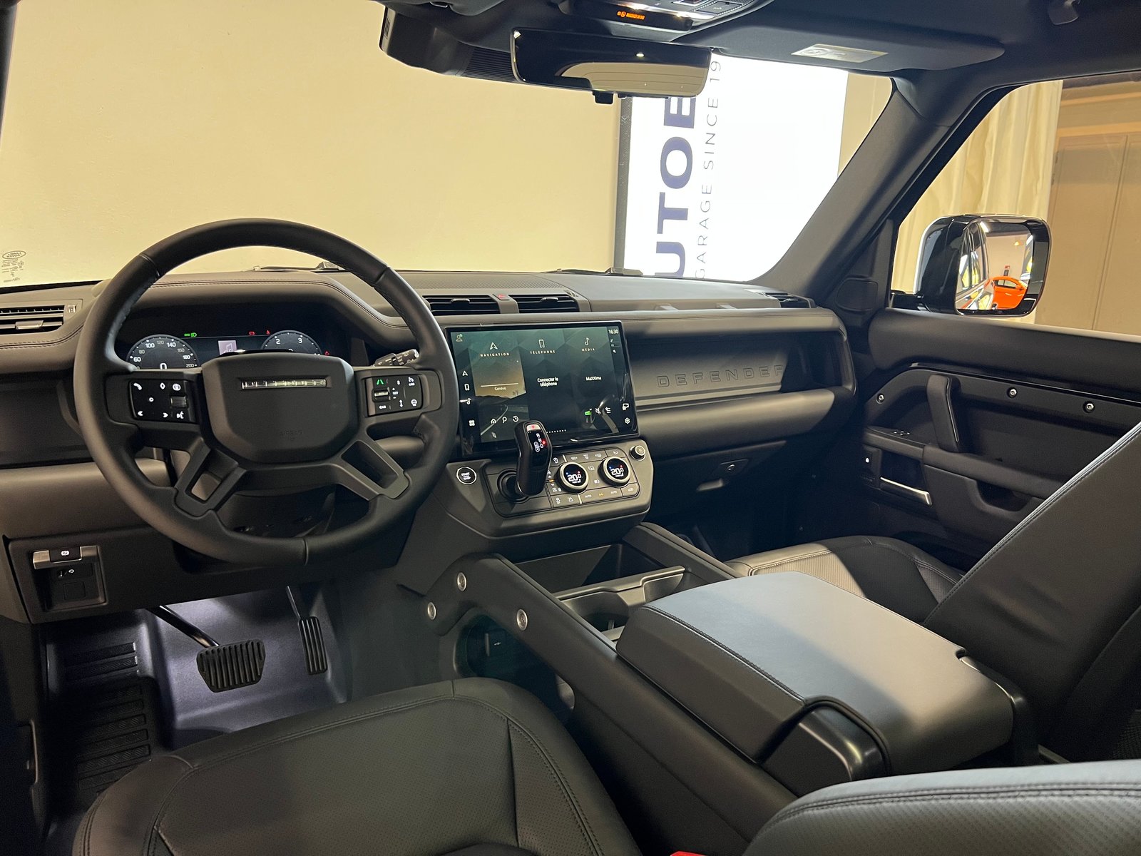 LAND ROVER Defender 130 3.0 D I6 350 X-Dynamic HSE, Mild-Hybrid Diesel/Elektro, Neuwagen, Automatik - 3