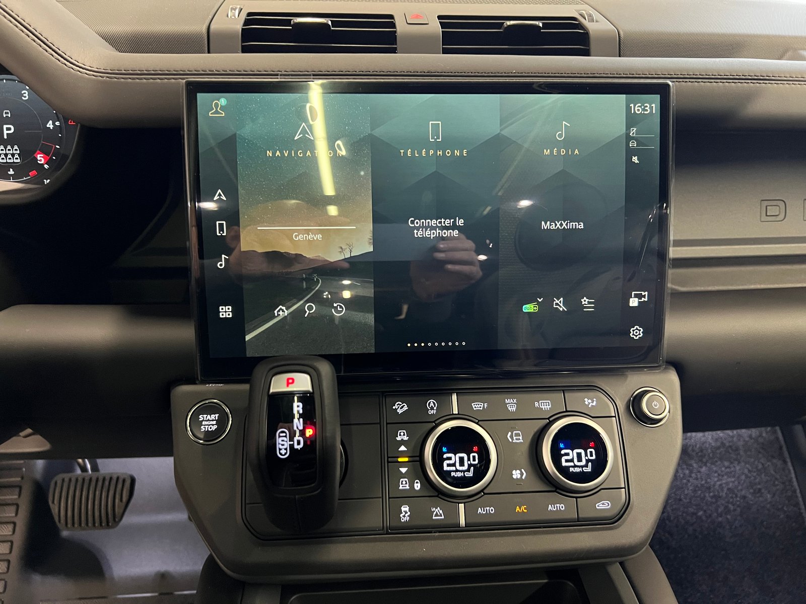 LAND ROVER Defender 130 3.0 D I6 350 X-Dynamic HSE, Mild-Hybrid Diesel/Elektro, Neuwagen, Automatik - 5